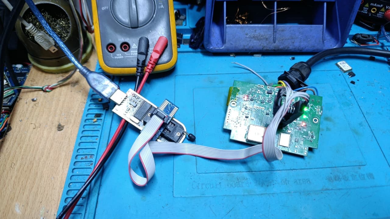 GPS tracker inspection and power fault repair
