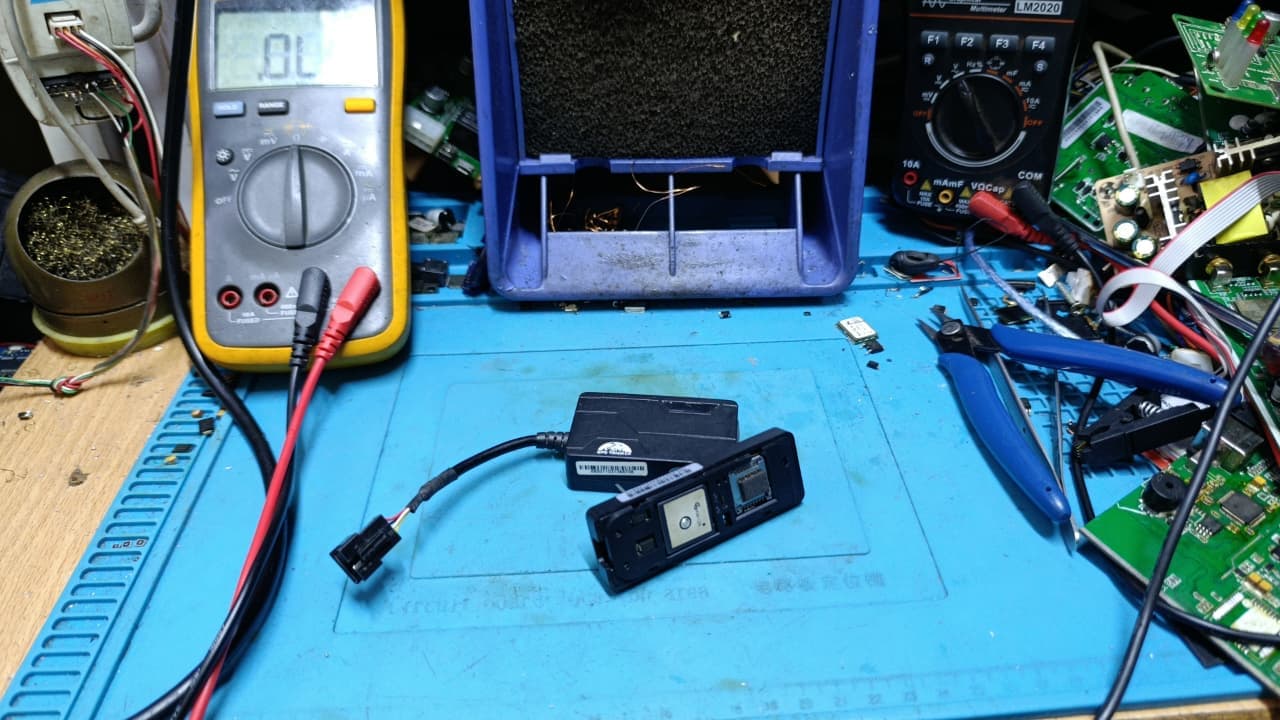 GPS tracker antenna and SIM network repair